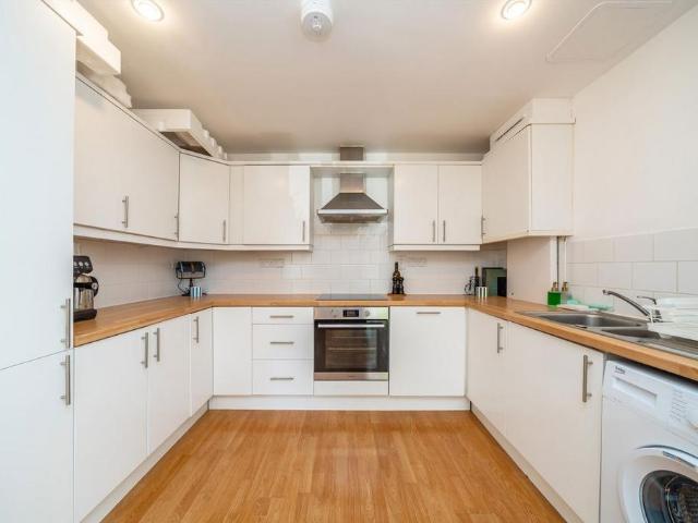 House for rent in Stockwell, Greater London