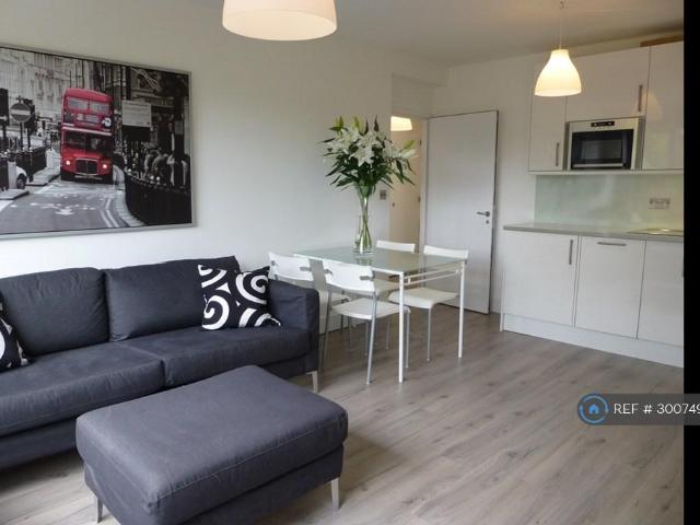 House for rent in Stockwell, Greater London