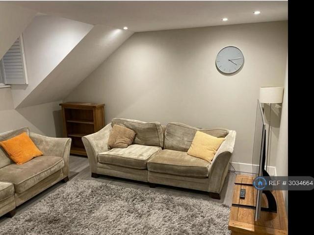 Apartment for rent in Stockwell, Greater London
