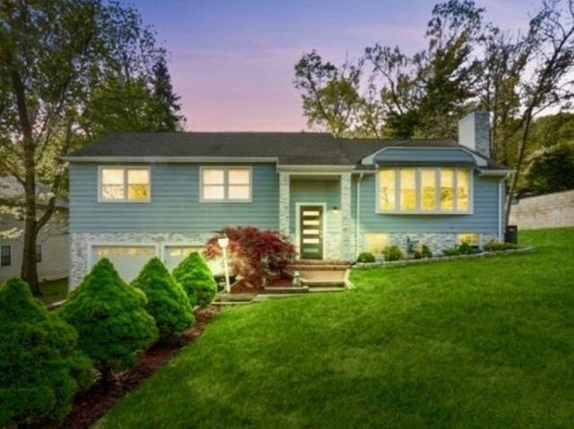 House for sale in Mountainside, New Jersey