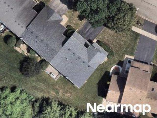 House for sale in Mchenry, Illinois