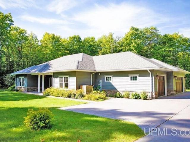 House for sale in Atlantic Mine