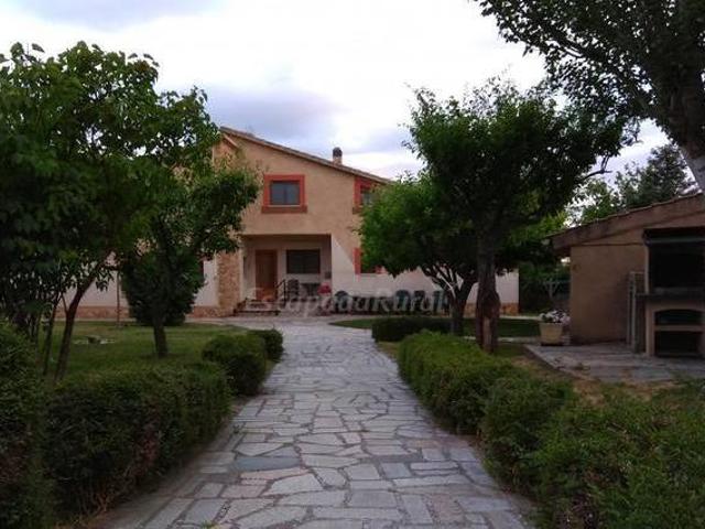 Casa en alquiler en Palazuelos De Eresma, Castilla y León