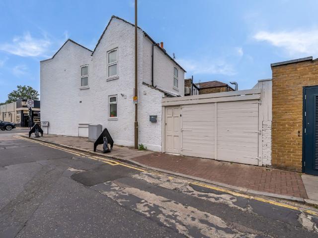 Room for rent in East Greenwich, Greater London