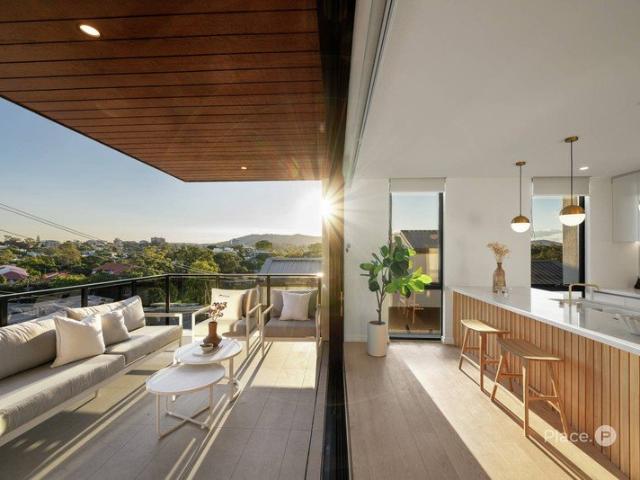 Townhouse for sale in St Lucia, Greater Brisbane