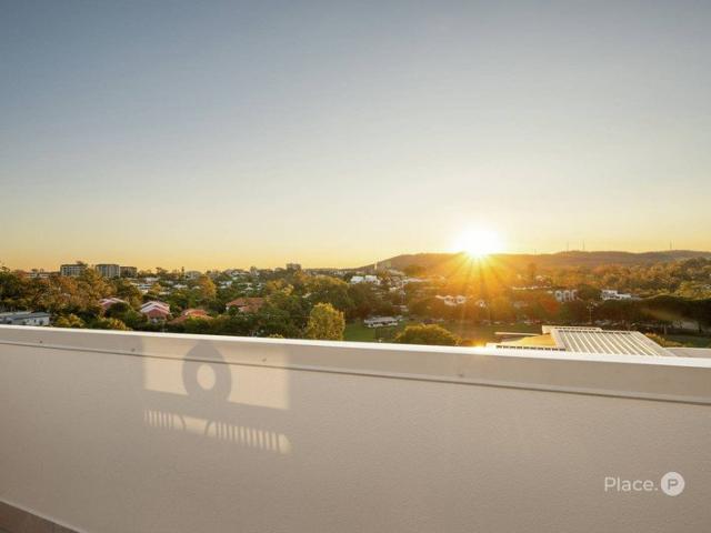 Townhouse for sale in St Lucia, Greater Brisbane