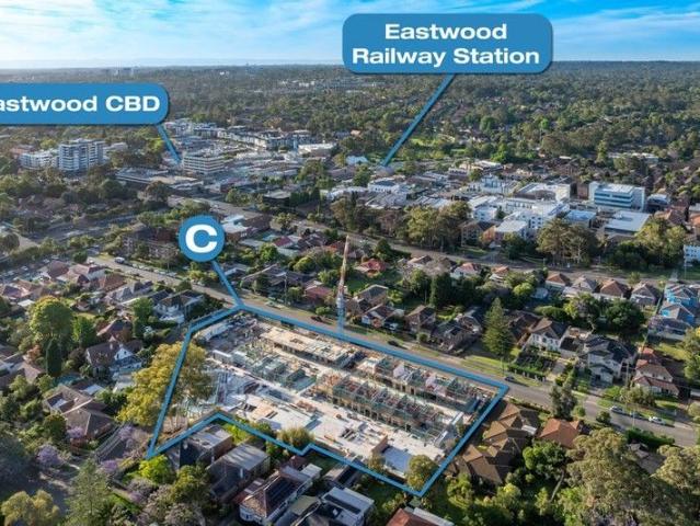 Townhouse for sale in Eastwood