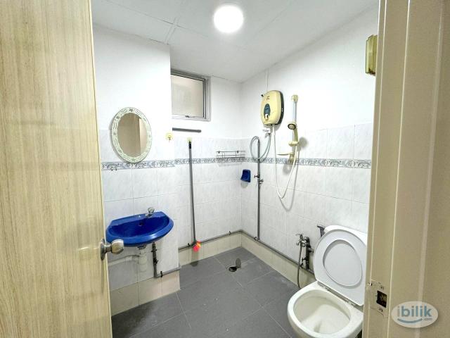Room for rent in Petaling, Damansara Damai