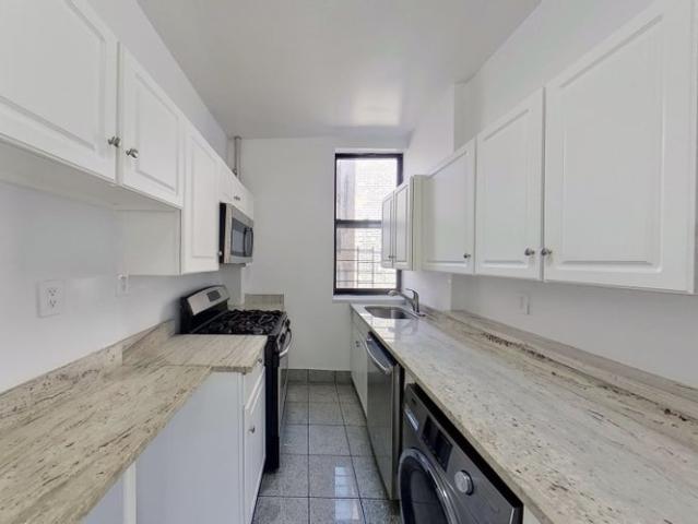 Room for rent in Arverne, New York