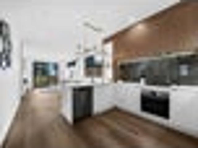 Townhouse for sale in Massey West, Henderson-Massey