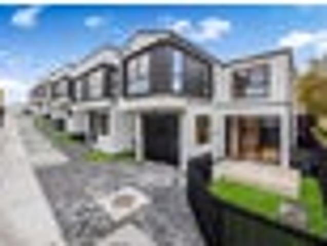Townhouse for sale in Howick Central, Howick