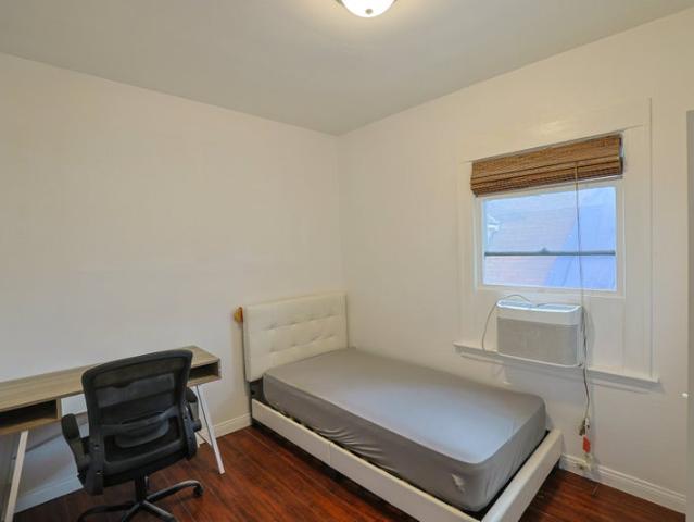 Room for rent in Canoga Park, California