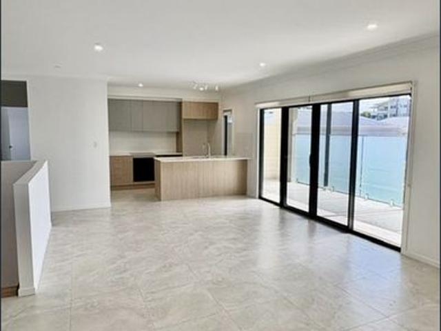 Townhouse for rent in Toombul, Queensland