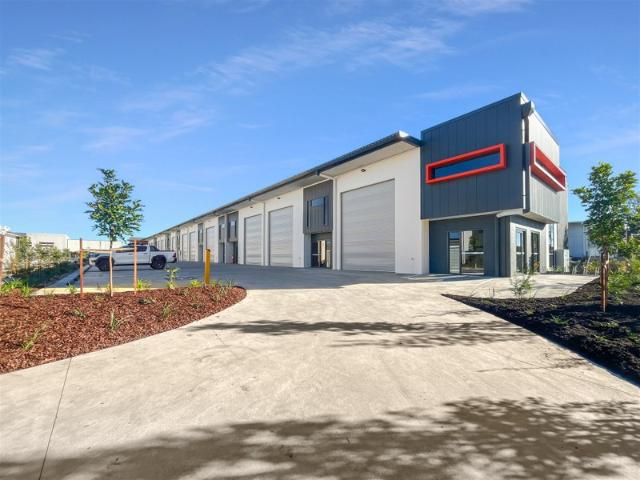 Warehouse for sale in Kings Creek, Queensland