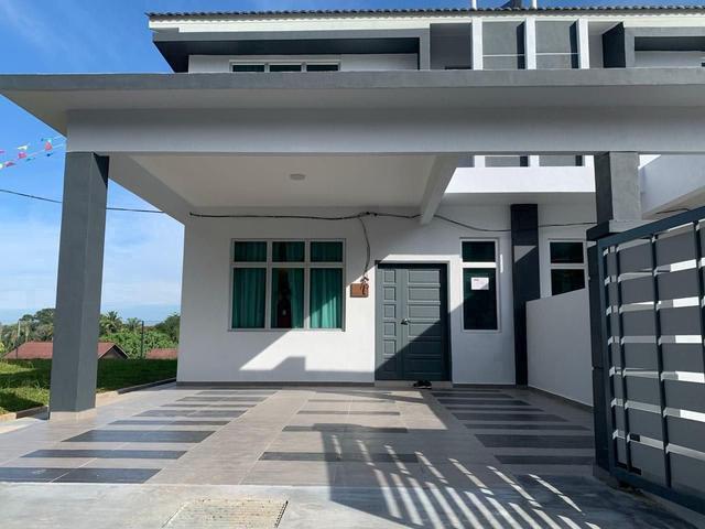 Terraced House for sale in Malaka