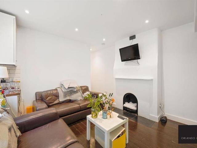 Apartment for rent in Clapham Junction, Greater London