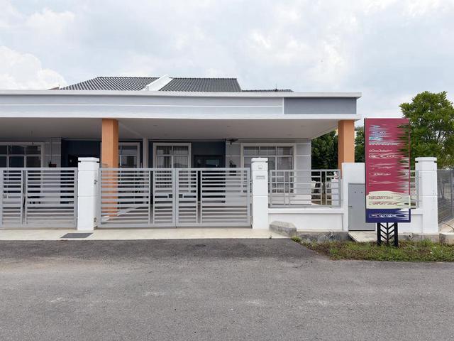 Terraced House for sale in Malaka