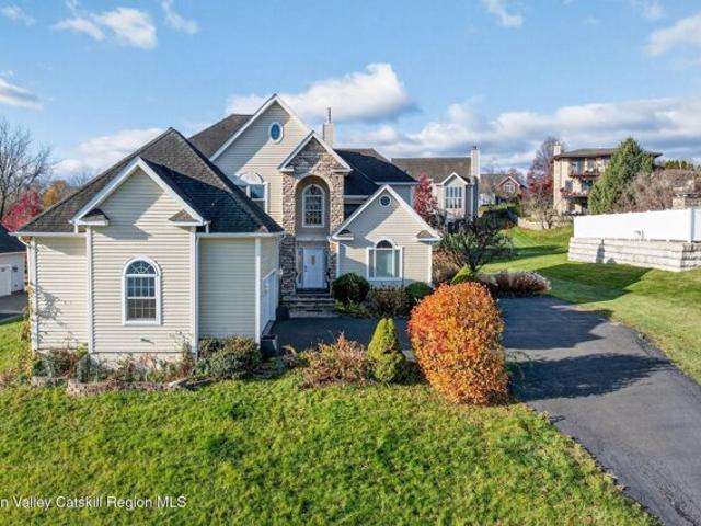 House for sale in Village of Saugerties, Bloomington