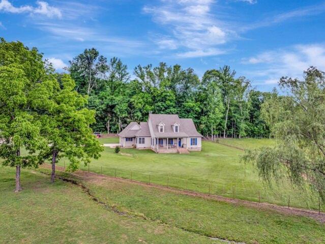 House for sale in Waverly