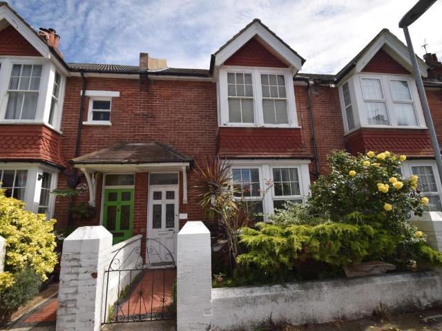 Apartment for rent in Roselands, Eastbourne