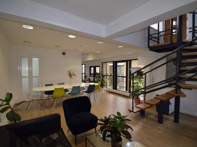 Apartment for rent in North Kensington, Greater London