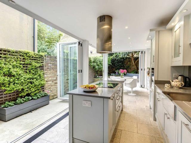 Apartment for rent in North Kensington, Greater London