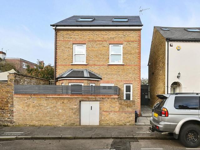 House for rent in Strawberry Hill, Greater London