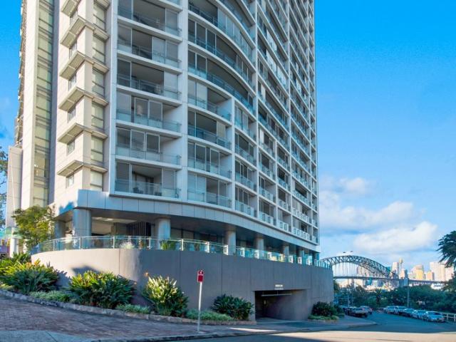 Apartment for rent in Lower North Shore, Sydney