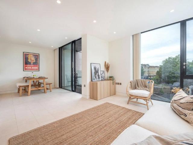 House for rent in Chalk Farm, Greater London