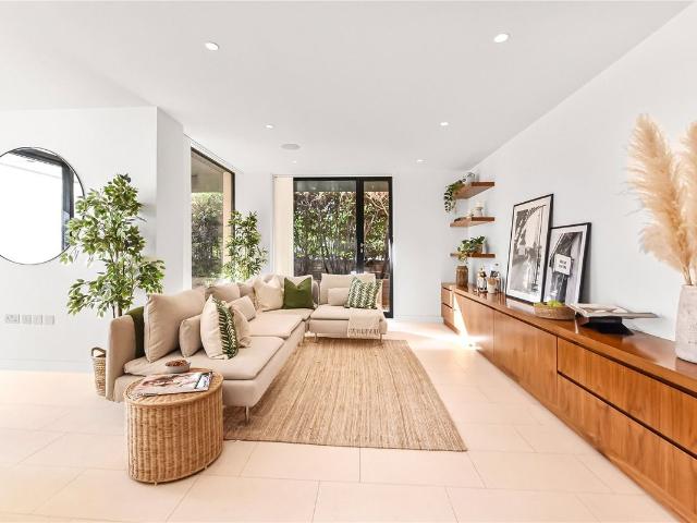 House for rent in Chalk Farm, Greater London