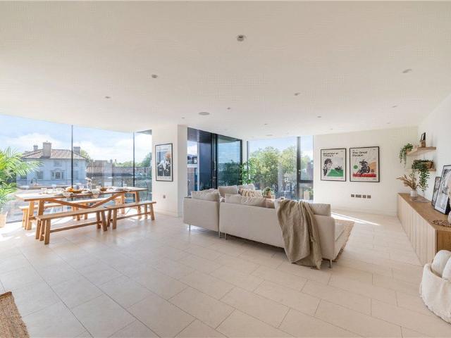 House for rent in Chalk Farm, Greater London