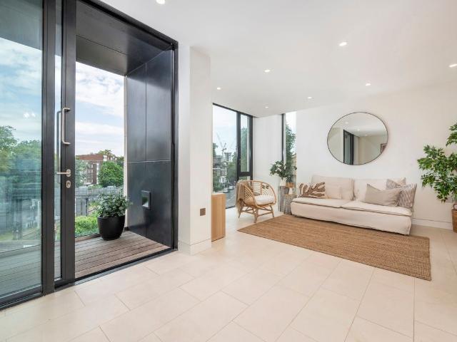 House for rent in Chalk Farm, Greater London