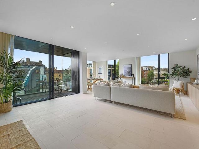House for rent in Chalk Farm, Greater London