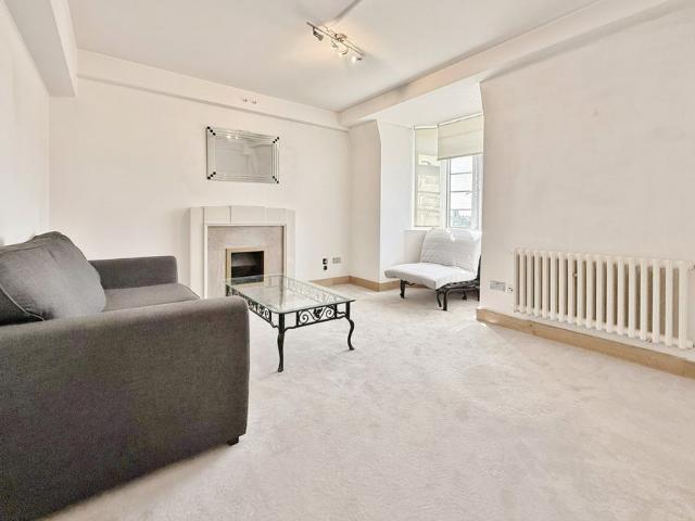 Apartment for rent in London Borough of Hammersmith and Fulham, Greater London