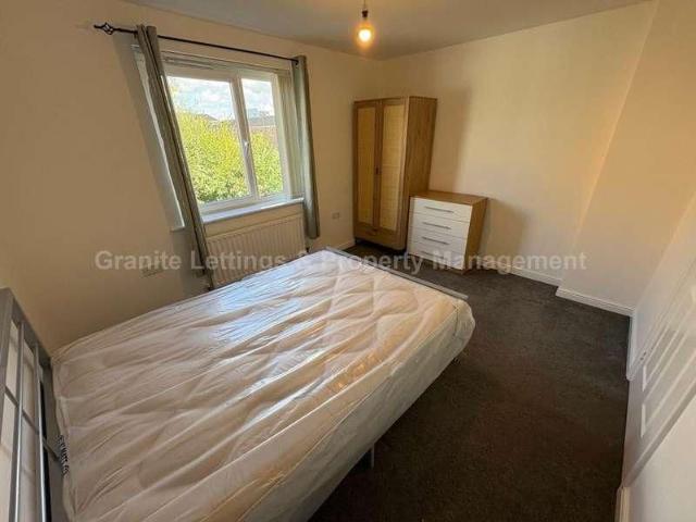 Townhouse for rent in Brunswick, Manchester