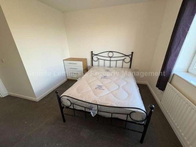 Townhouse for rent in Brunswick, Manchester