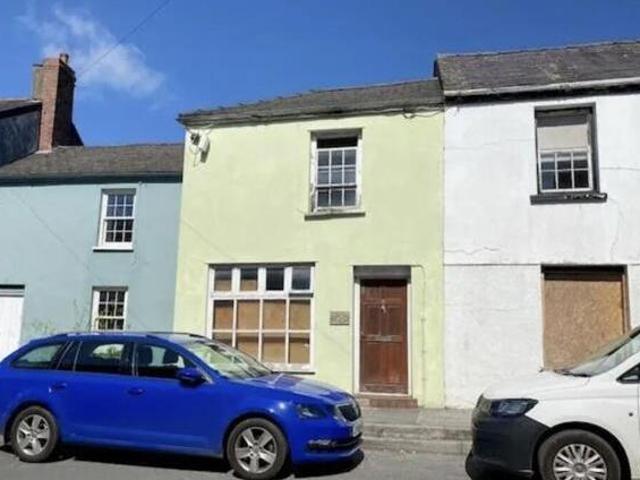House for sale in Carmarthen, Wales