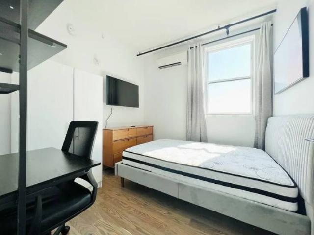 Room for rent in Arverne, New York