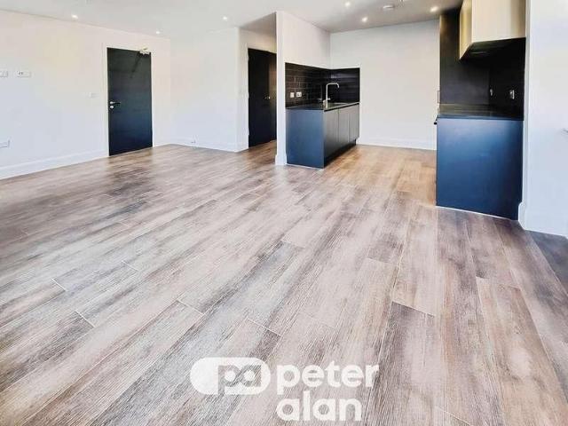 Apartment for rent in Falcon Lodge, Wales