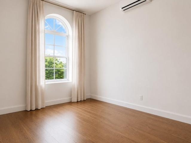 Room for rent in Arverne, New York
