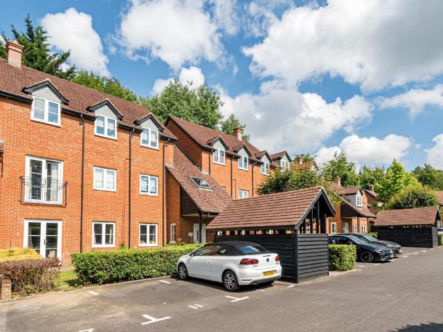 Apartment for rent in Otterbourne, Hampshire