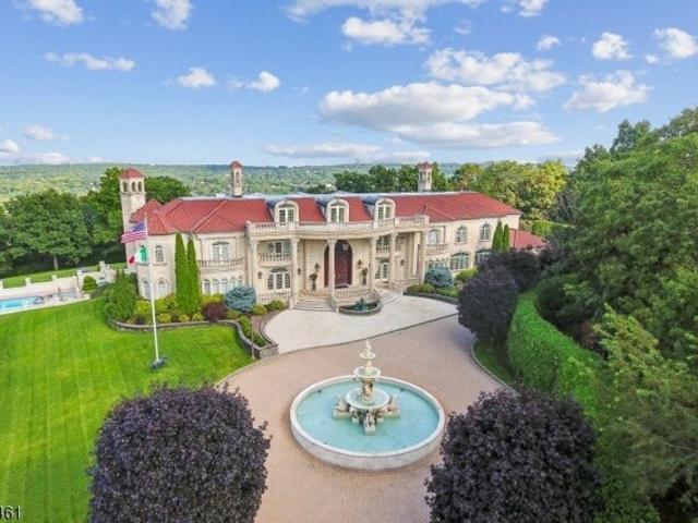 House for sale in Cedar Grove, New Jersey