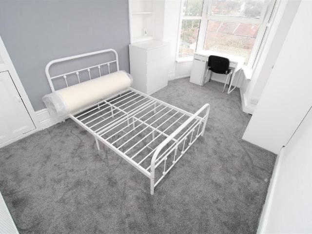 Room for rent in Pontypridd, Wales