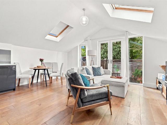 Apartment for rent in Brownswood Park, Greater London