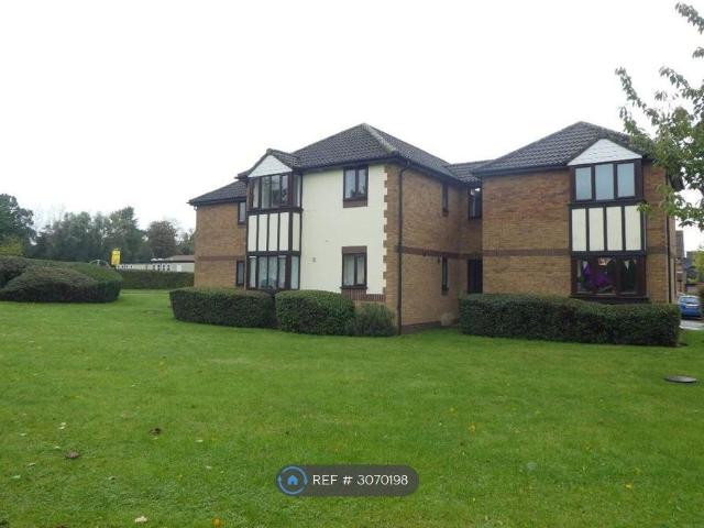 Studio for rent in Cranborne, Hertsmere