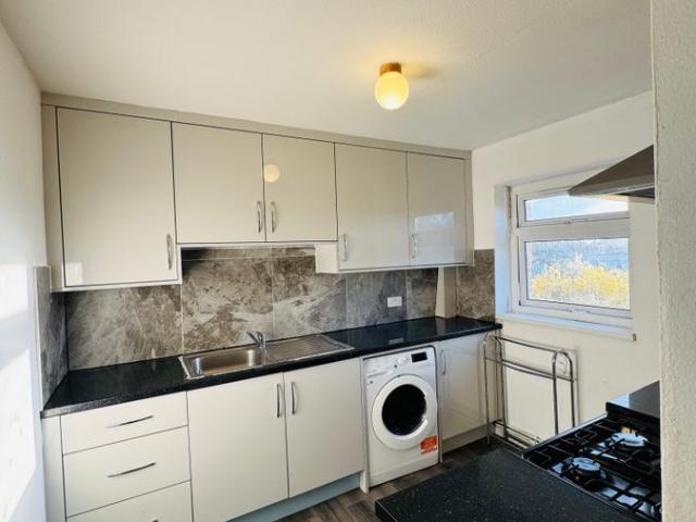 Apartment for rent in Harrow Weald, Greater London