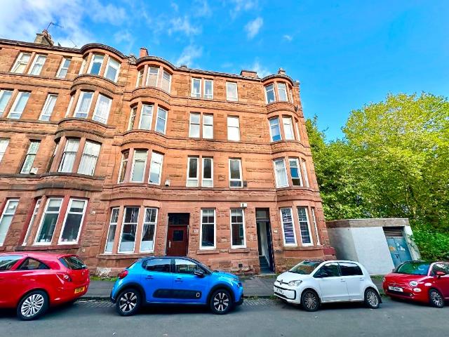 Apartment for rent in Thornwood, Glasgow