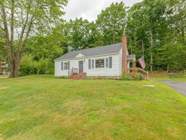 House for sale in New Ipswich Center, New Ipswich