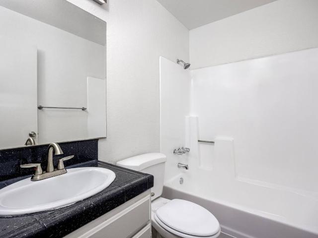 Apartment for rent in Lawndale, California