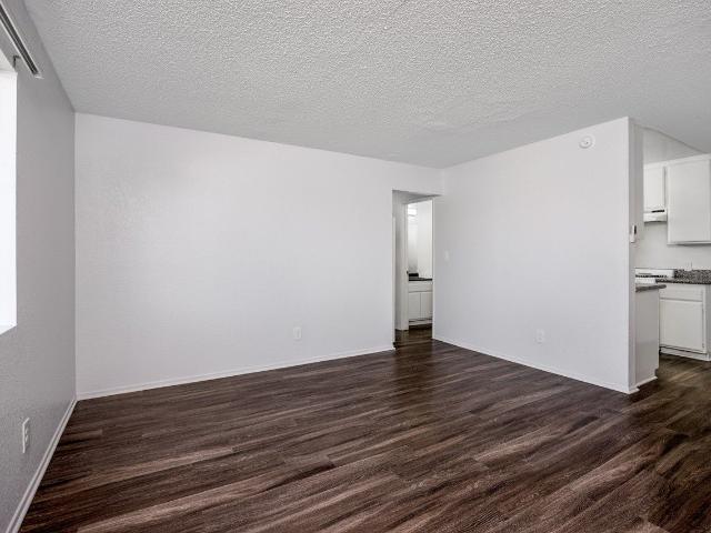 Apartment for rent in Lawndale, California